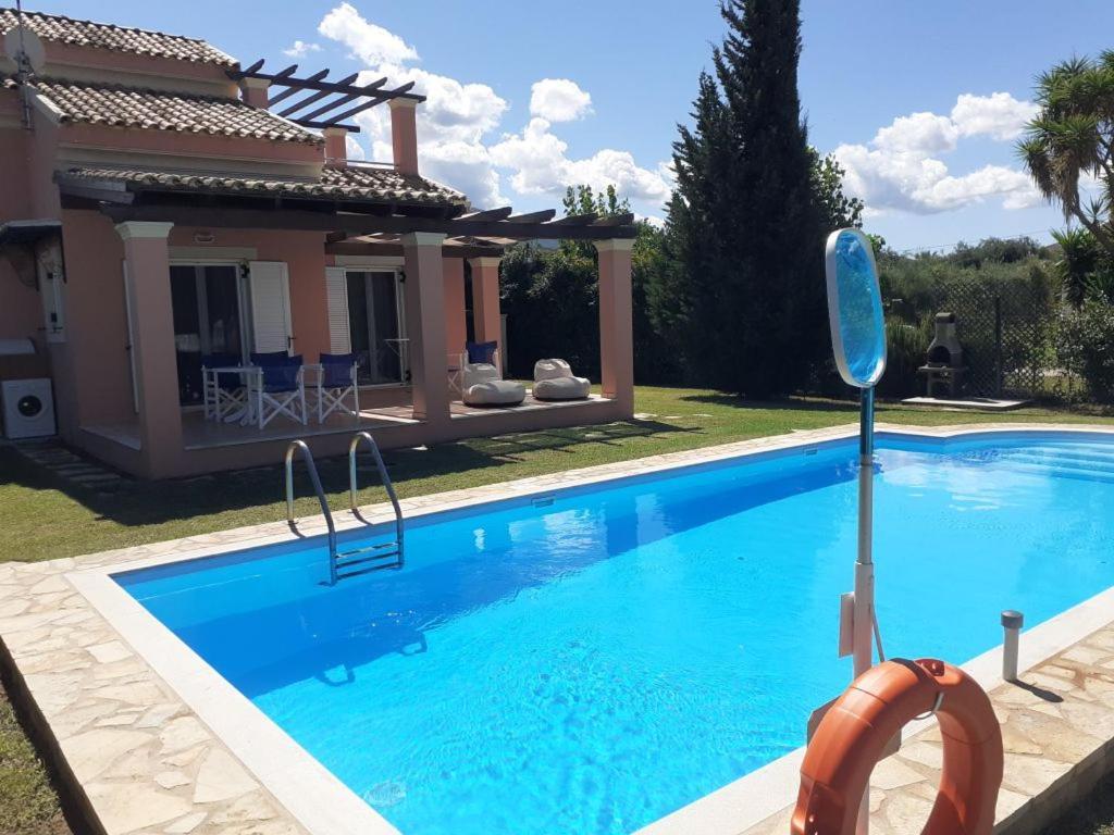 Filia Almiros Beach